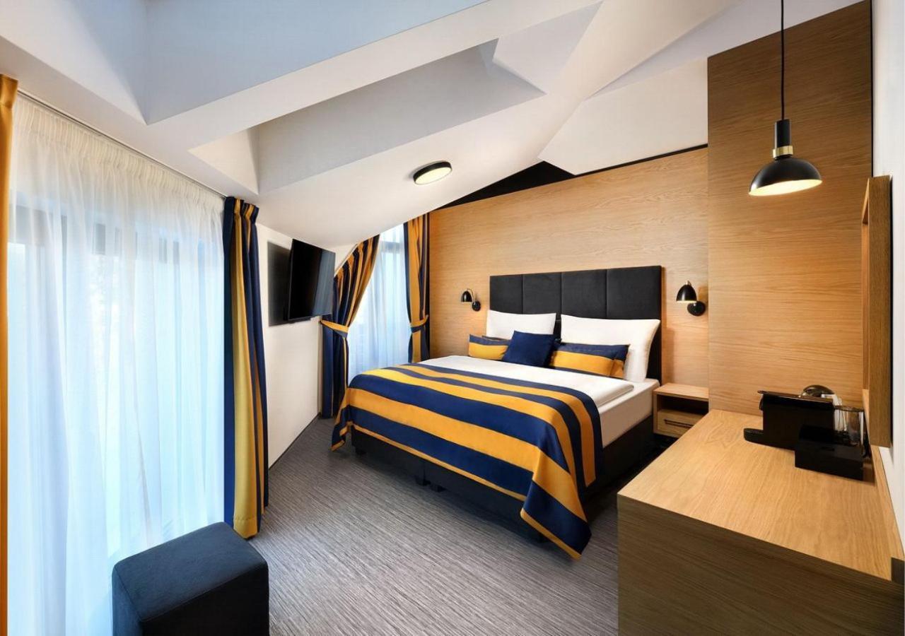 Hotel Galeria Thermal เบเชนยอวา ภายนอก รูปภาพ