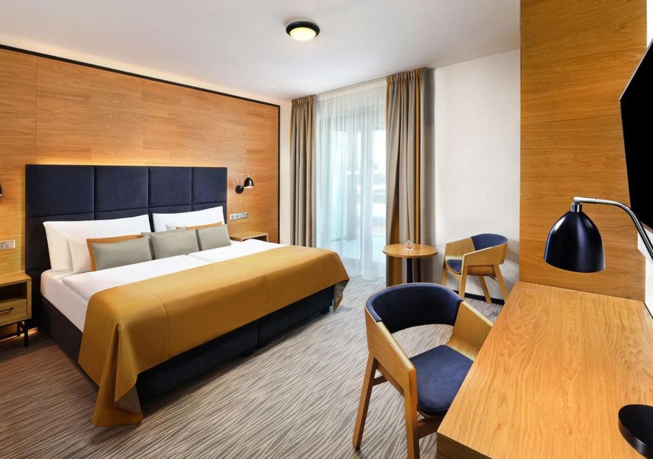 Hotel Galeria Thermal เบเชนยอวา ภายนอก รูปภาพ