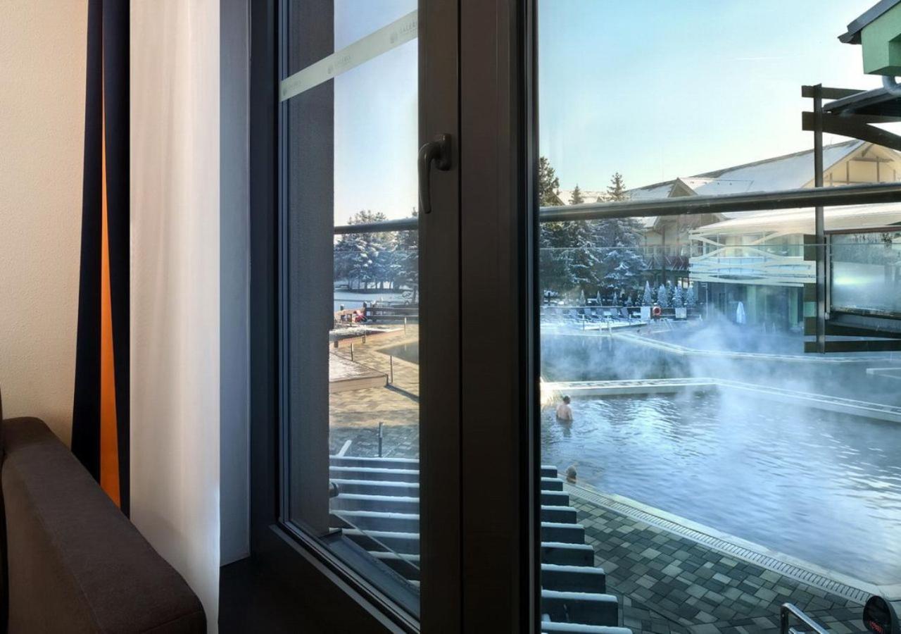 Hotel Galeria Thermal เบเชนยอวา ภายนอก รูปภาพ