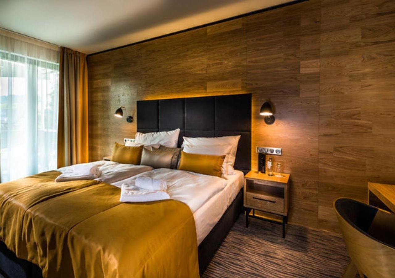 Hotel Galeria Thermal เบเชนยอวา ภายนอก รูปภาพ