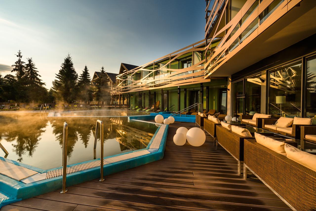 Hotel Galeria Thermal เบเชนยอวา ภายนอก รูปภาพ