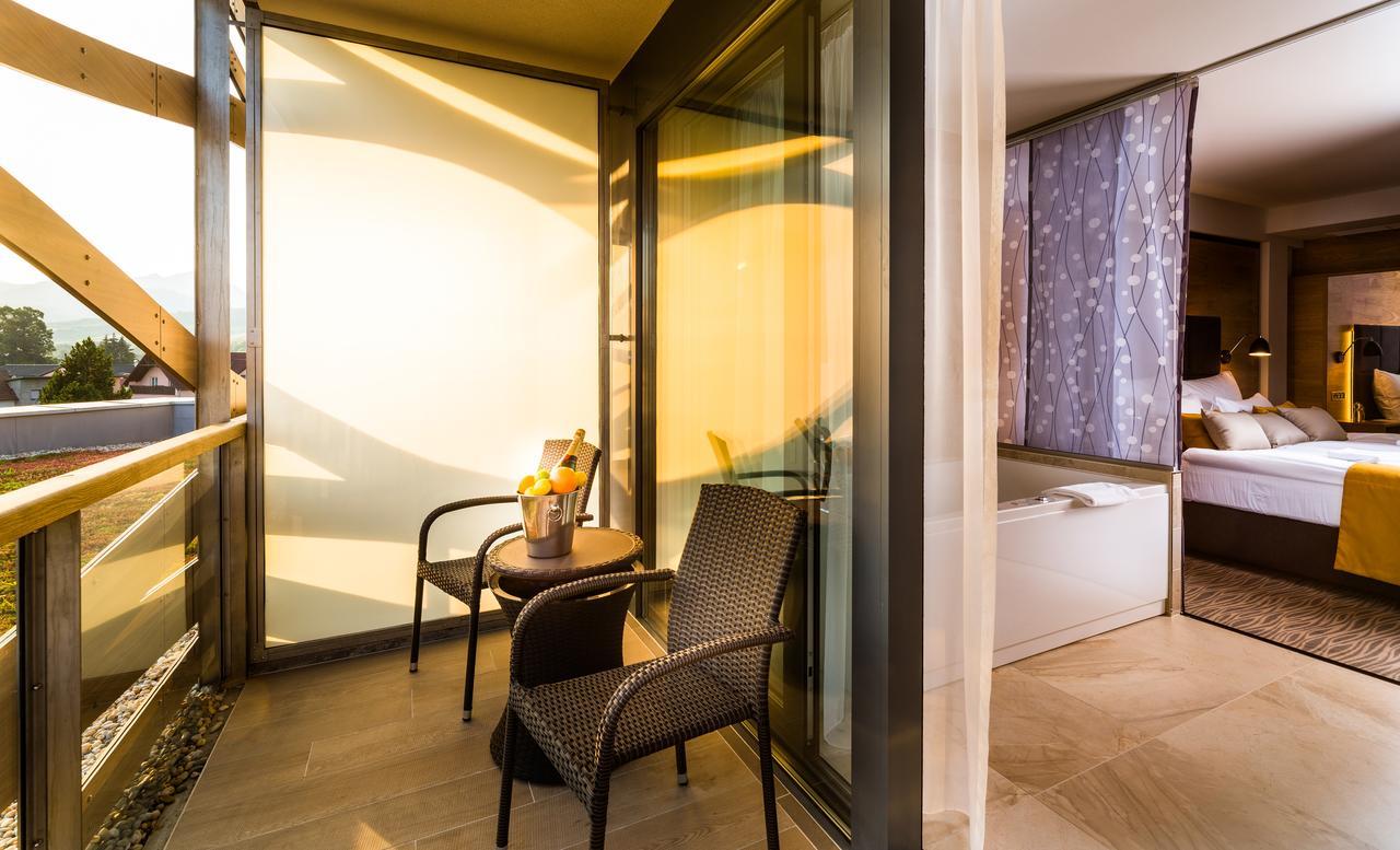 Hotel Galeria Thermal เบเชนยอวา ภายนอก รูปภาพ